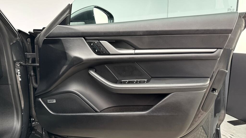 Porsche Taycan Black Edition 2025 Grey #20