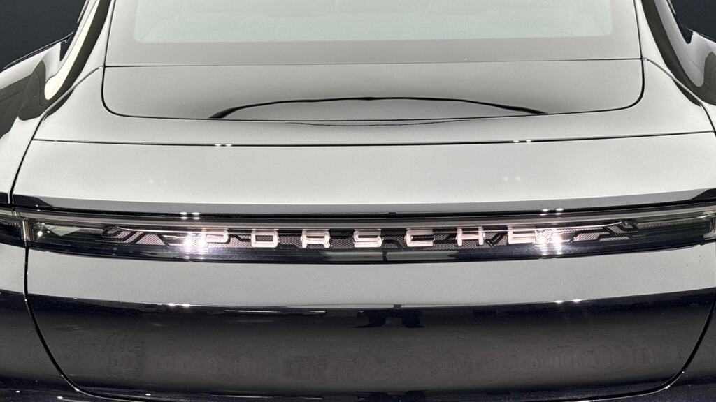 Porsche Taycan Saloon #30