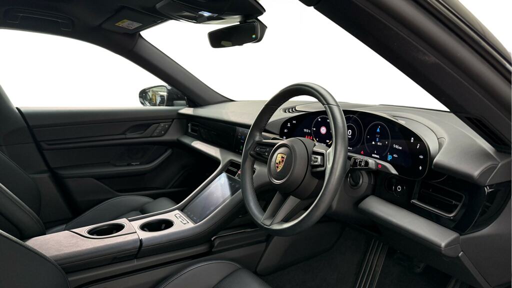 Porsche Taycan Saloon #10