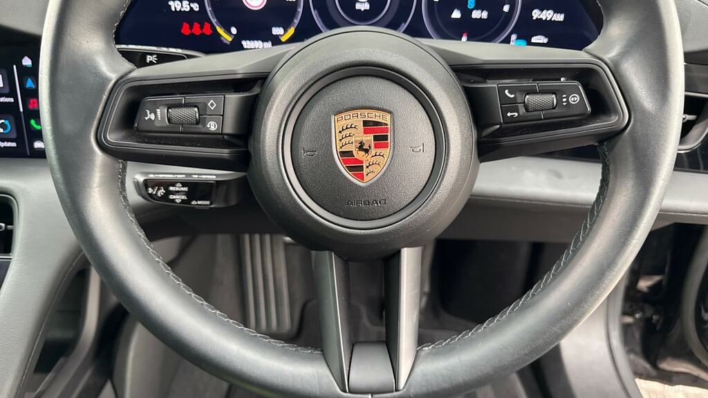 Porsche Taycan Saloon #24