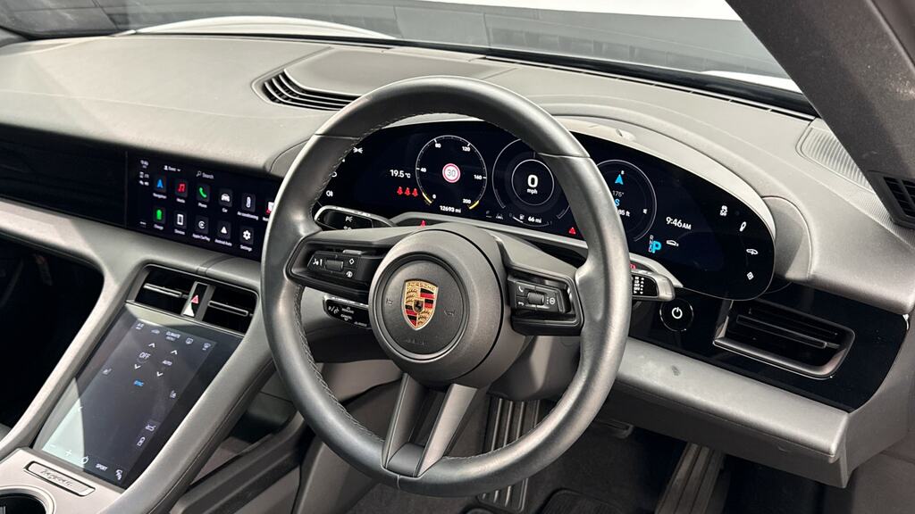 Porsche Taycan Saloon #17