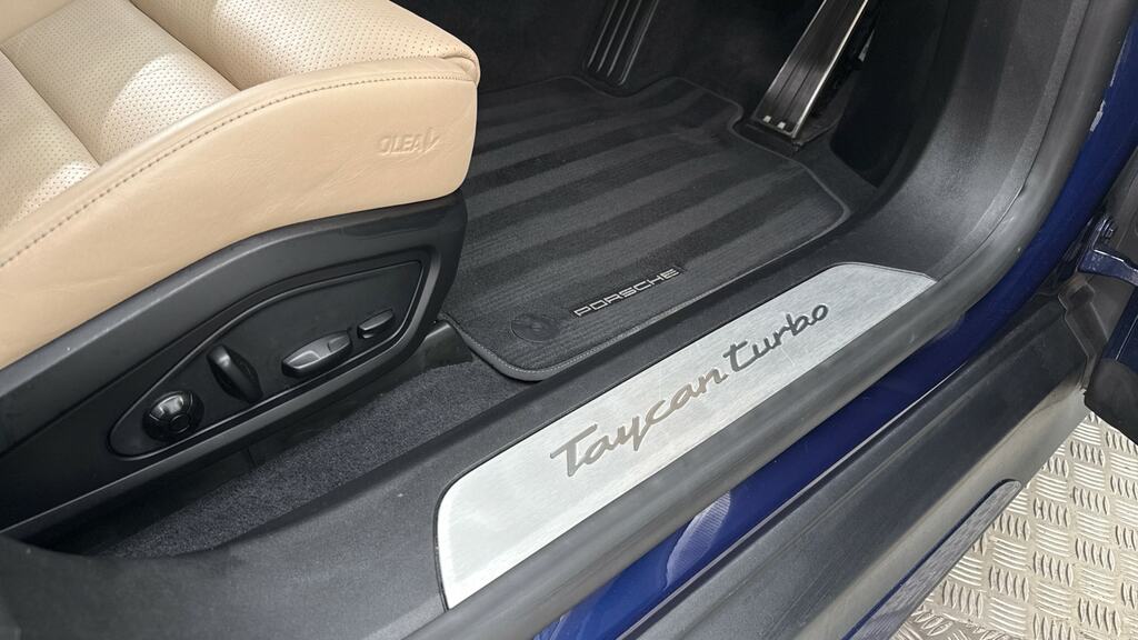 Porsche Taycan Awd 4S 530Ps Red #34