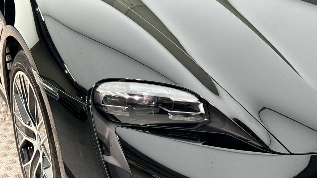 Porsche Taycan Taycan 4X2 Black #20