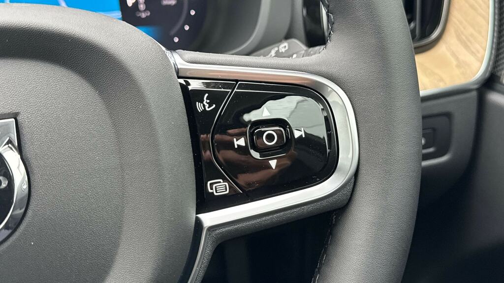 Volvo XC60 Ultra Gold #19