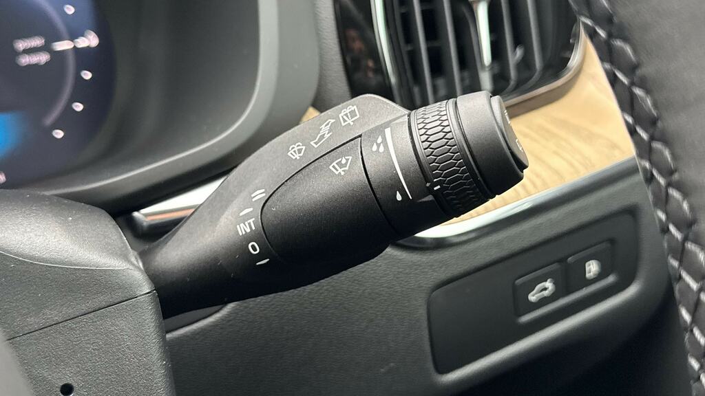 Volvo XC60 Ultra Gold #23