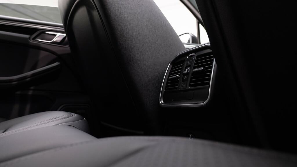 Porsche Macan 100Kwh Suv 360 Ps Grey #43