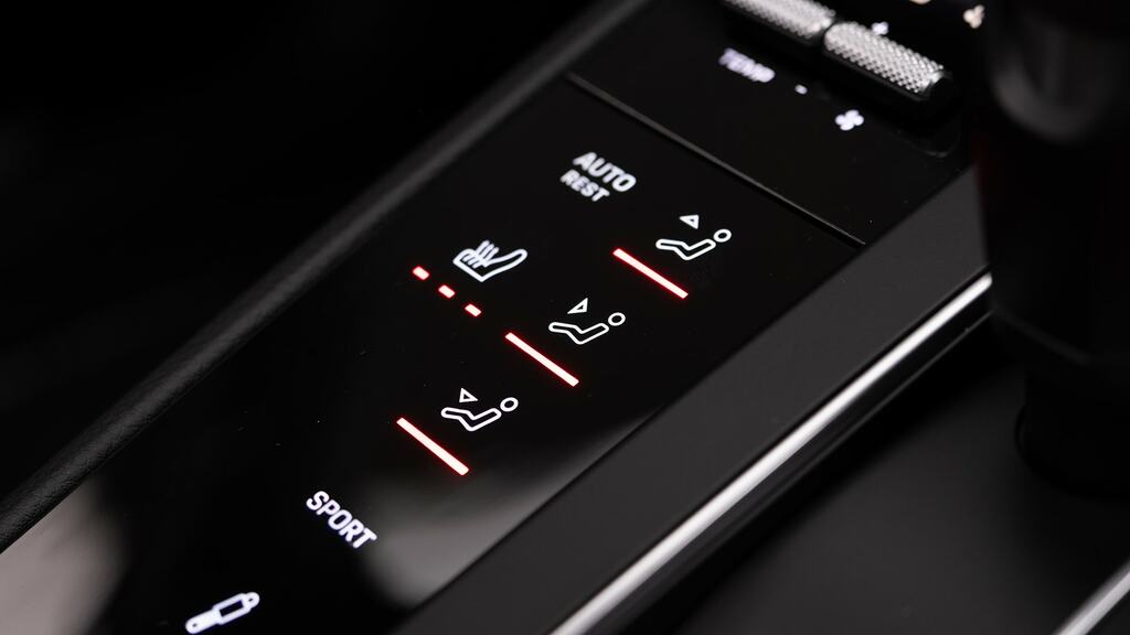 Porsche Macan 100Kwh Suv 360 Ps Grey #35