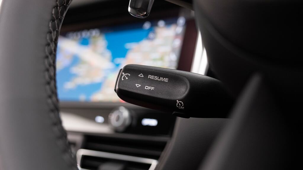 Porsche Macan 100Kwh Suv 360 Ps Grey #30