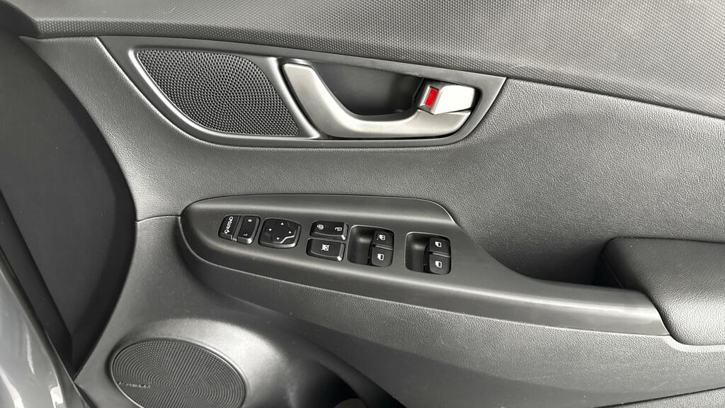 Hyundai Kona  White #21