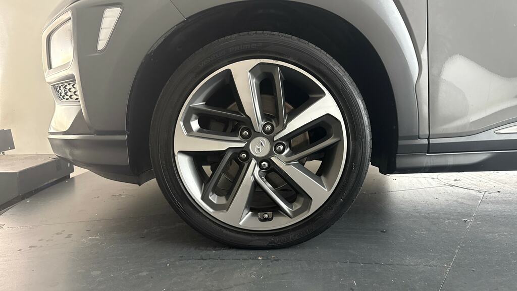 Hyundai Kona  White #24