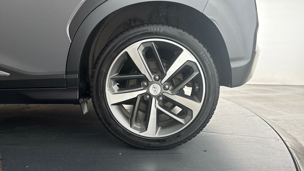 Hyundai Kona  White #25
