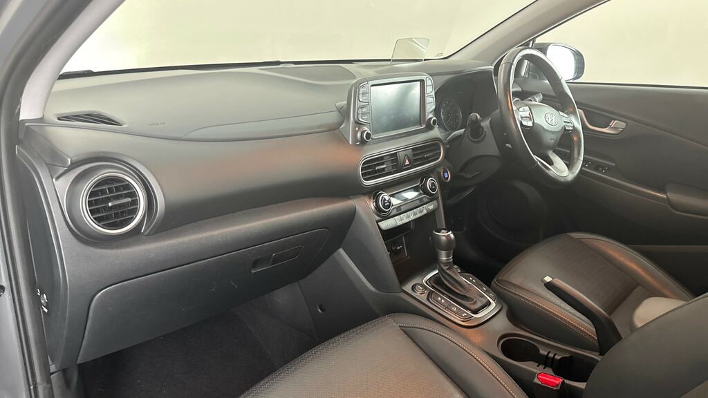 Hyundai Kona  White #11
