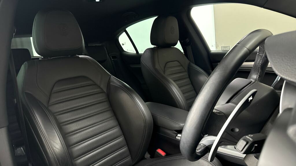 Alfa Romeo Stelvio 2.2 D 190 Lusso Ti Green #10