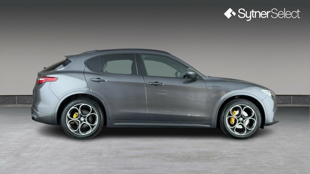 Alfa Romeo Stelvio 2.2 D 190 Lusso Ti Green #3