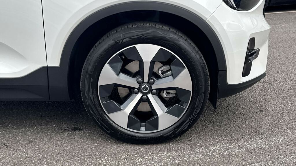 Volvo XC40 2.0 B3p Ultra Bright Green #15