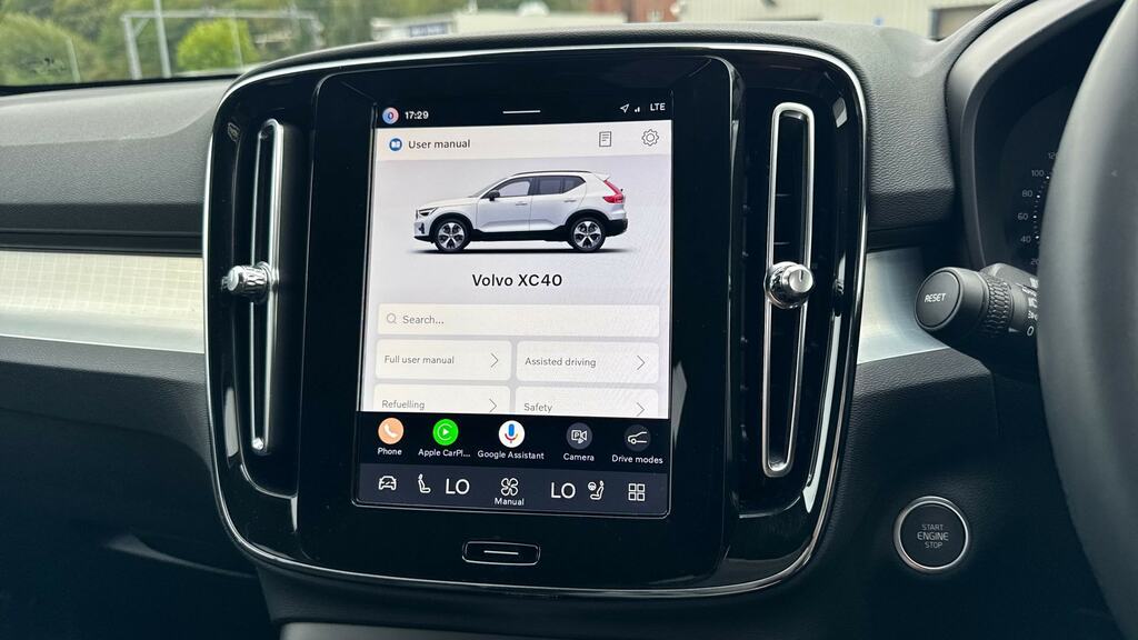 Volvo XC40 2.0 B3p Ultra Bright Green #41