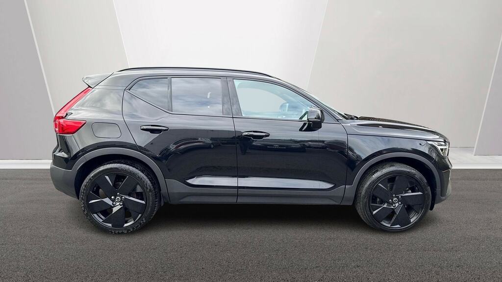 Volvo XC40 2.0 B3p Plus Black Edition Black #3