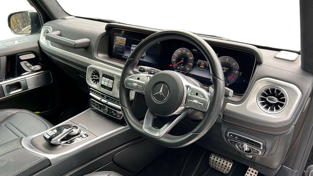 Mercedes-Benz G Class G400d Amg Line Premium Plus 9G-tronic Black #3