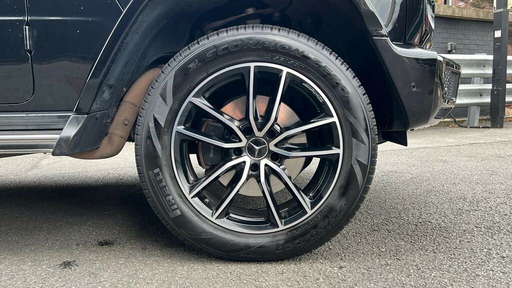 Mercedes-Benz G Class G400d Amg Line Premium Plus 9G-tronic Black #5