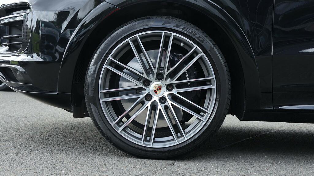 Porsche Cayenne Turbo Tiptronic S Black #4
