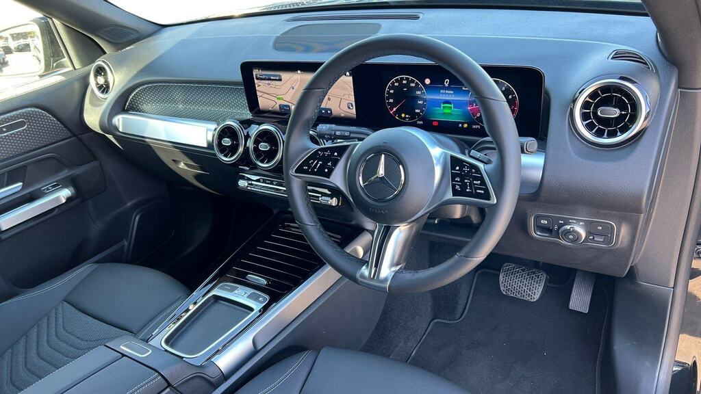 Mercedes-Benz GLB Class Glb 200 Sport Executive 7G-tronic Black #3