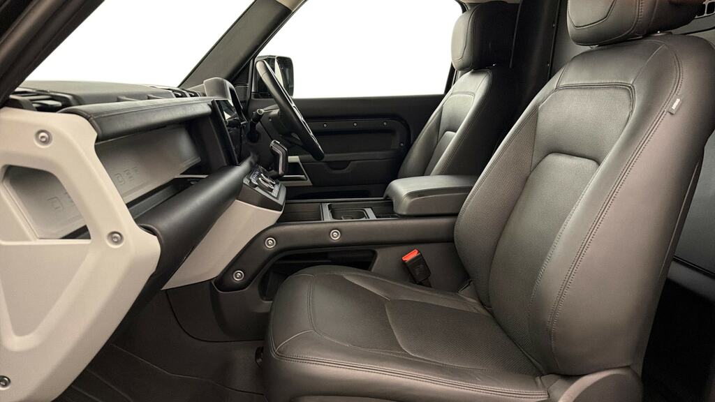 Land Rover Defender 90 3.0 D250 Hard Top Hse 3 Seat Black #3