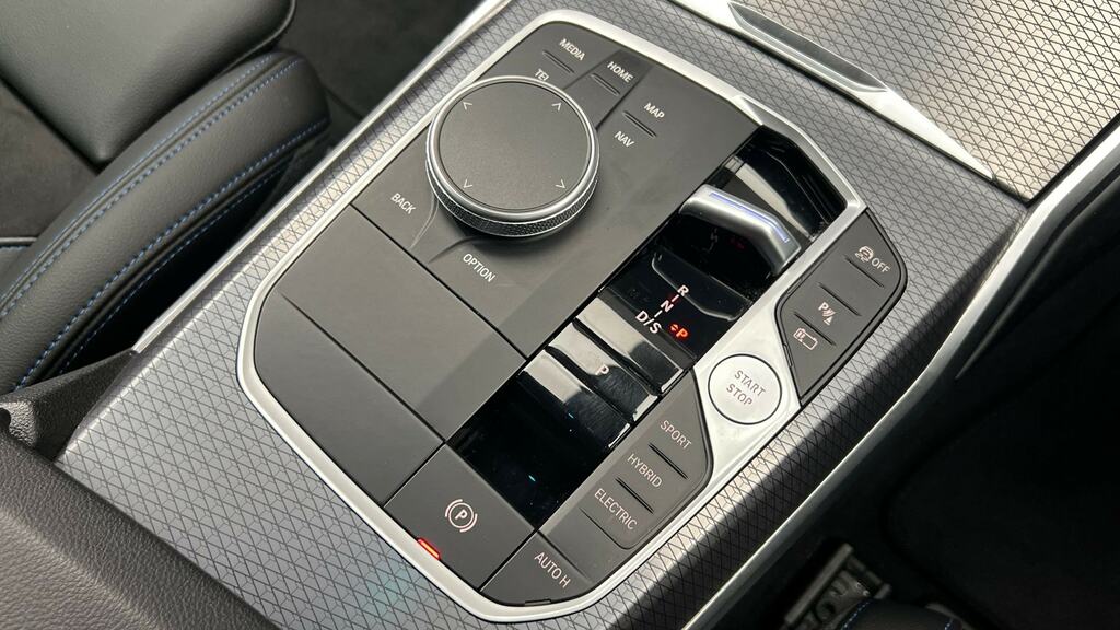 BMW 3 Series 330E Xdrive M Sport Step #10