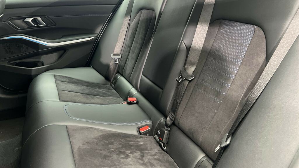 BMW 3 Series 330E Xdrive M Sport Step #12