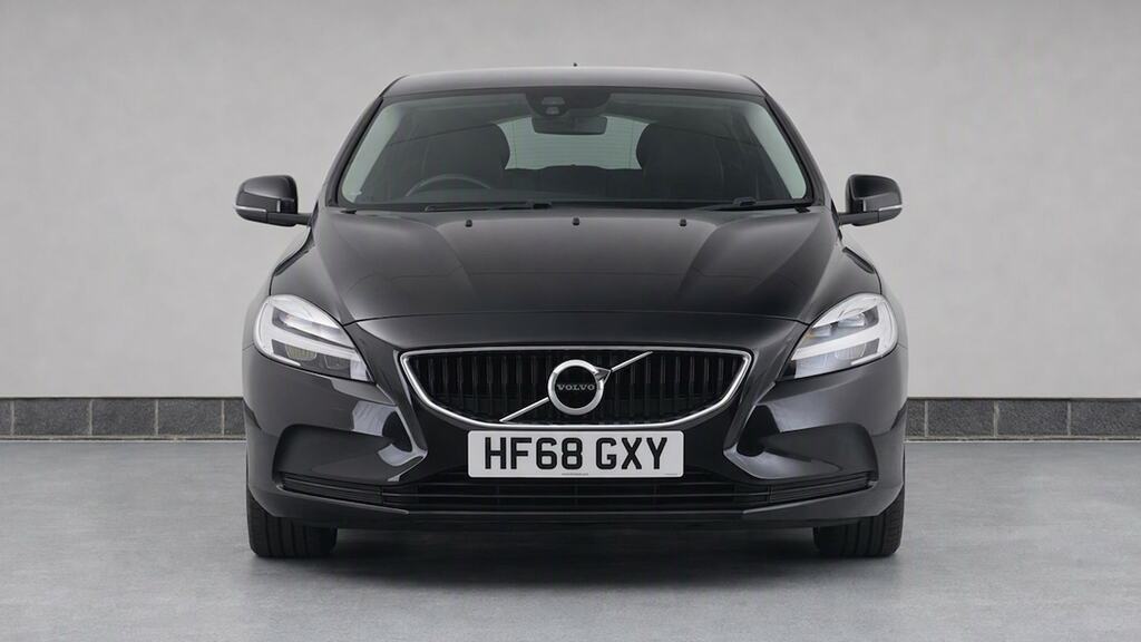 Volvo V40 T2 122 Momentum Black #5
