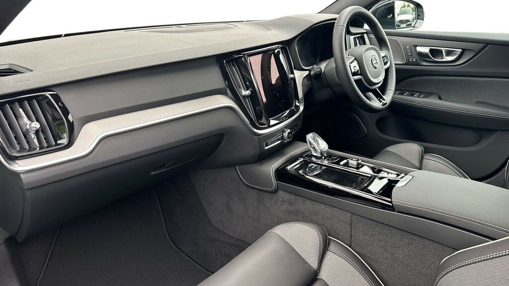 Volvo V60 2.0 T6 335 Phev Ultra Dark Awd Grey #4
