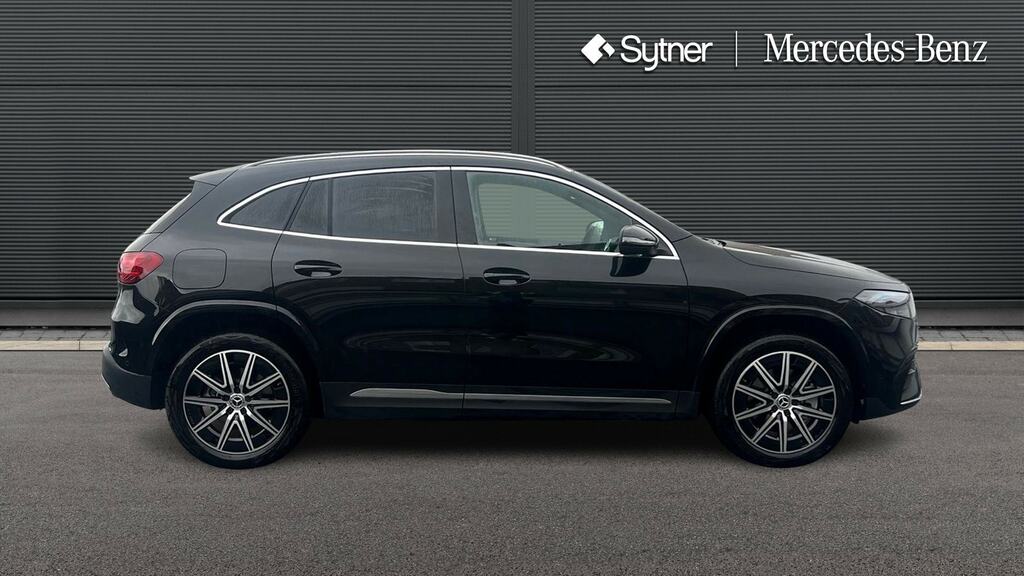 Mercedes-Benz EQA Eqa 300 4M 168Kw Amg Line Executive 70.5Kwh At Black #4