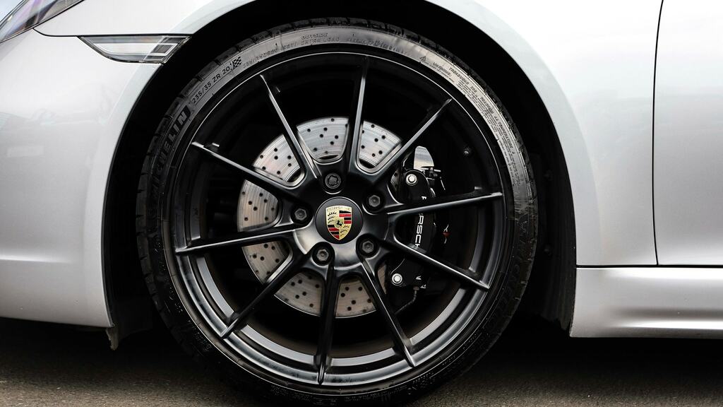 Porsche 718 Cayman 4.0 Gts Silver #4