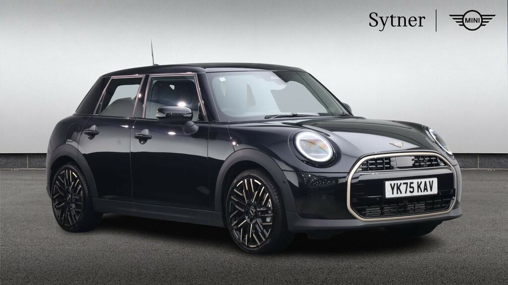Mini Hatch 1.5 C Exclusive Level 2 Black