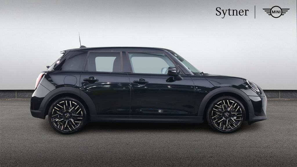 Mini Hatch 1.5 C Exclusive Level 2 Black #3