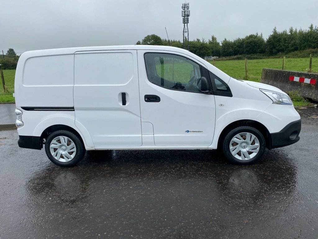 Nissan e-NV200 Mpv White #2