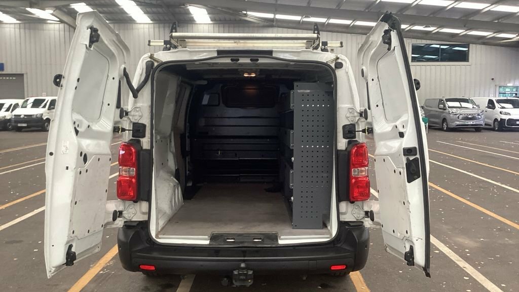 Vauxhall Vivaro 1.5L Dynamic 6Dr White #6