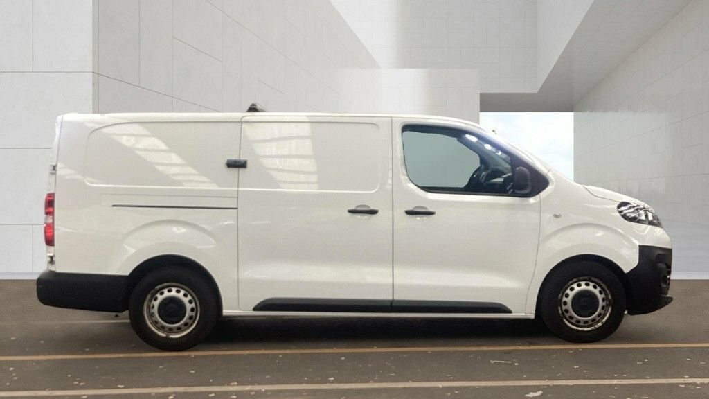 Vauxhall Vivaro 1.5L Dynamic 6Dr White #4