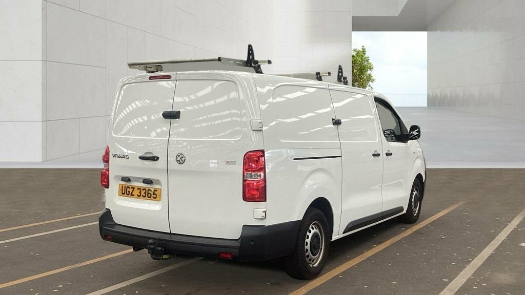 Vauxhall Vivaro 1.5L Dynamic 6Dr White #3