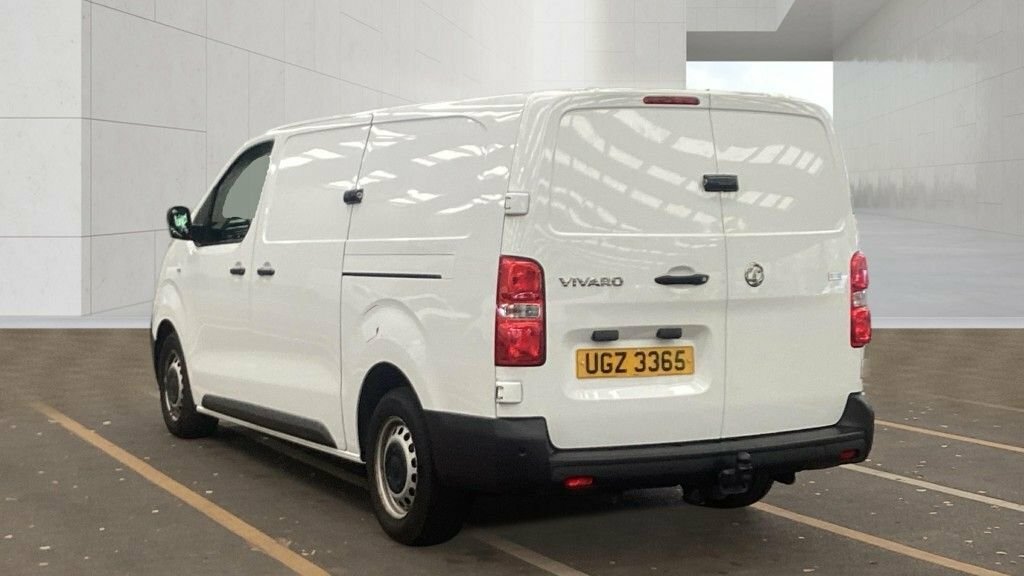Vauxhall Vivaro 1.5L Dynamic 6Dr White #2