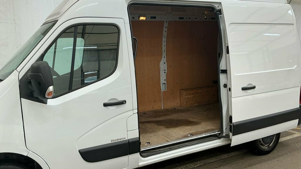 Renault Master 2.3L Business White #6