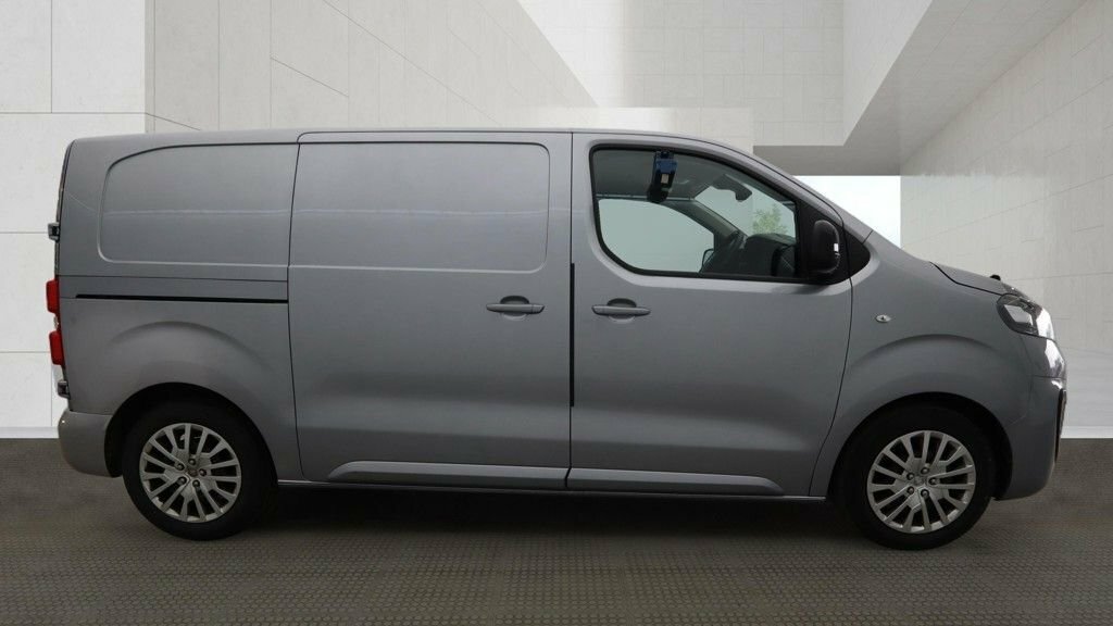 Vauxhall Vivaro 1.5L Pro 6Dr Grey #4