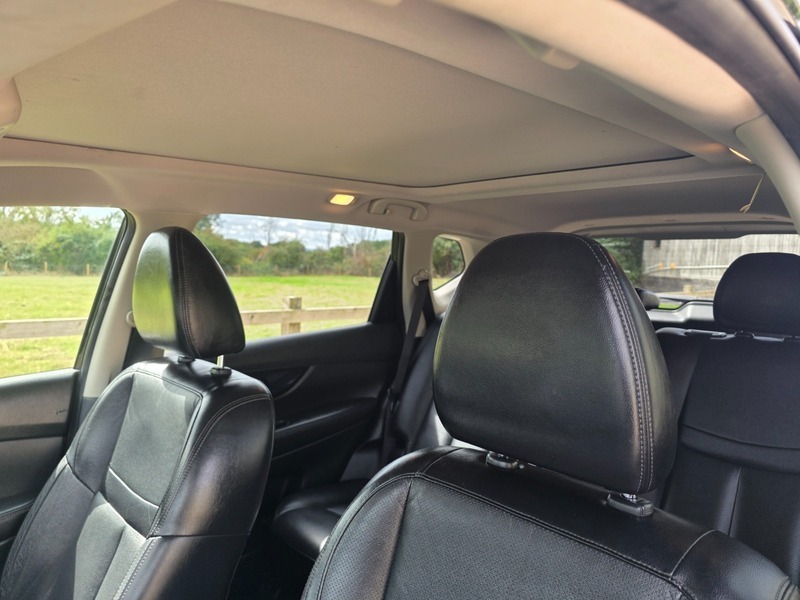 Nissan X-Trail Tekna Black #19