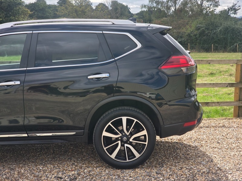 Nissan X-Trail Tekna Black #13