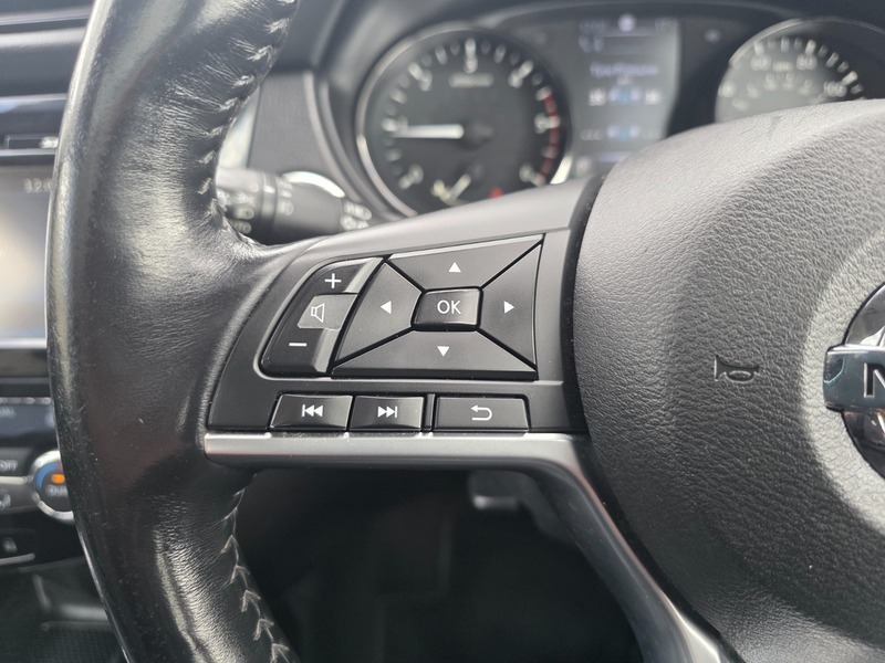 Nissan X-Trail Tekna Black #41