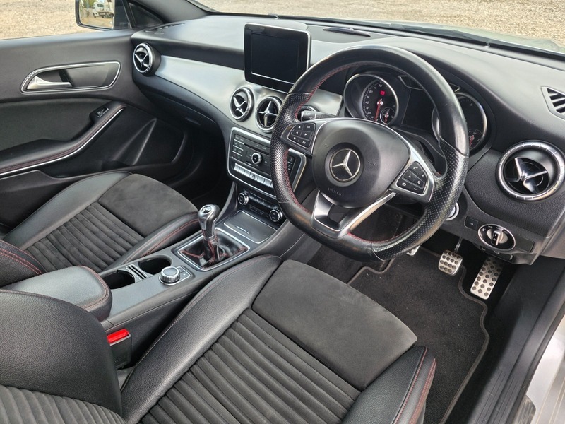 Mercedes-Benz CLA Class Cla 200 D Amg Silver #3