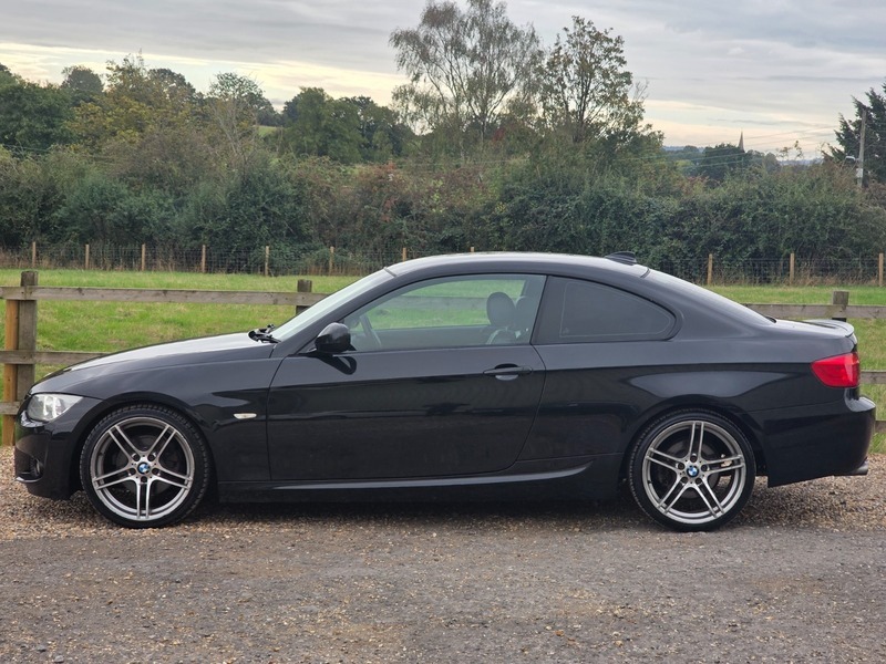 BMW 3 Series 320D Sport Plus Edition Black #2