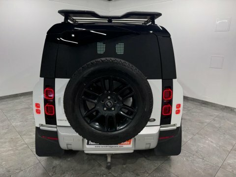 Land Rover Defender 3.0 D250 Mhev White #4