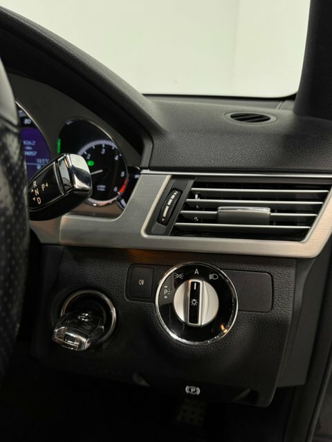 Mercedes-Benz E Class 1.8 E200 Cgi Blueefficiency Sport Cabriolet Tiptro White #24