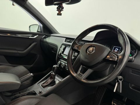 Skoda Octavia 1.6 Tdi Cr Elegance Silver #11