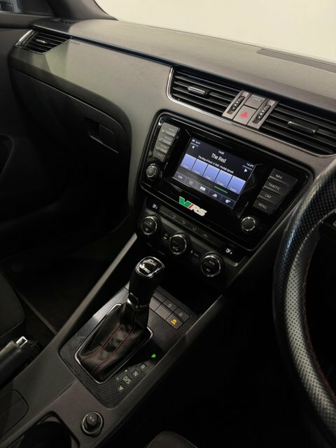 Skoda Octavia 1.6 Tdi Cr Elegance Silver #16